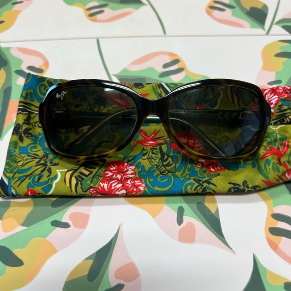 Maui Jim Sunglasses - Picture 1 of 8